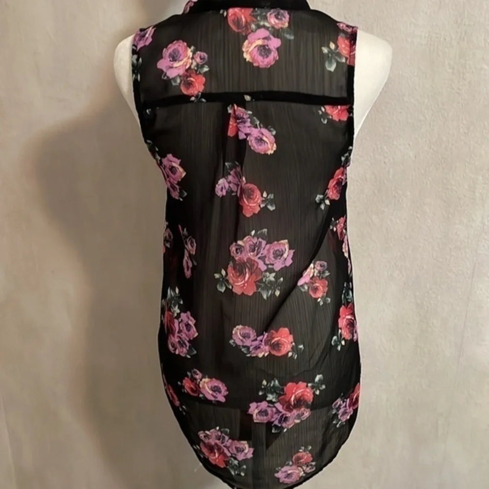 Xhilaration sheer button up sleeveless blouse